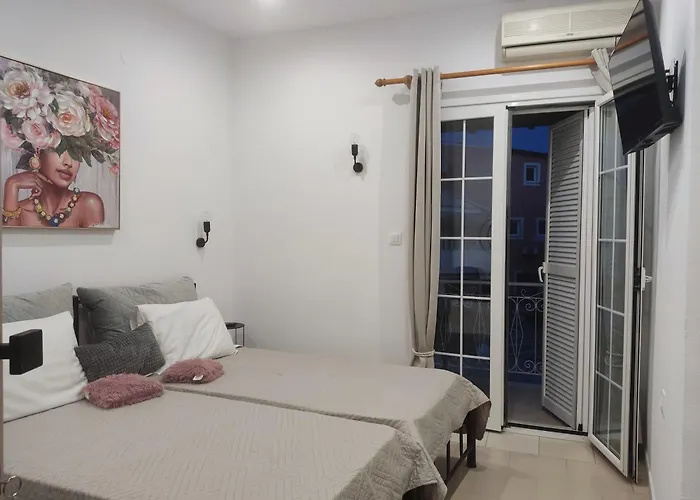 Happiness Apartment 6