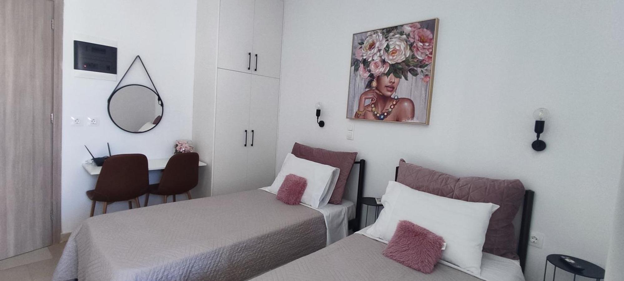 Happiness 6 Apartment *